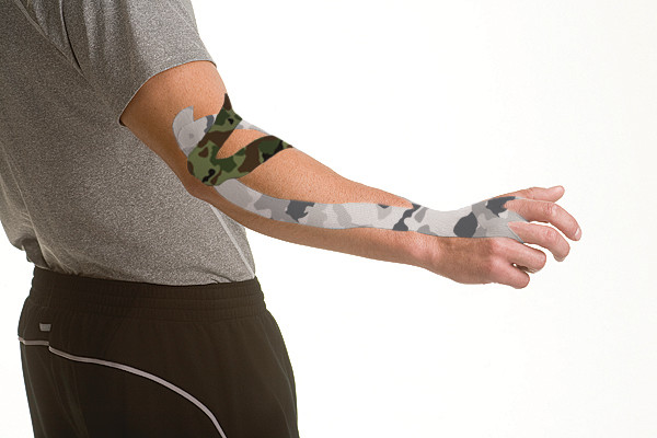 MUELLER&reg; KINESIOLOGY TAPE&reg; 20 PRE-CUT I-STRIPS, 1 ROLL - GRAY CAMO, , large image number null