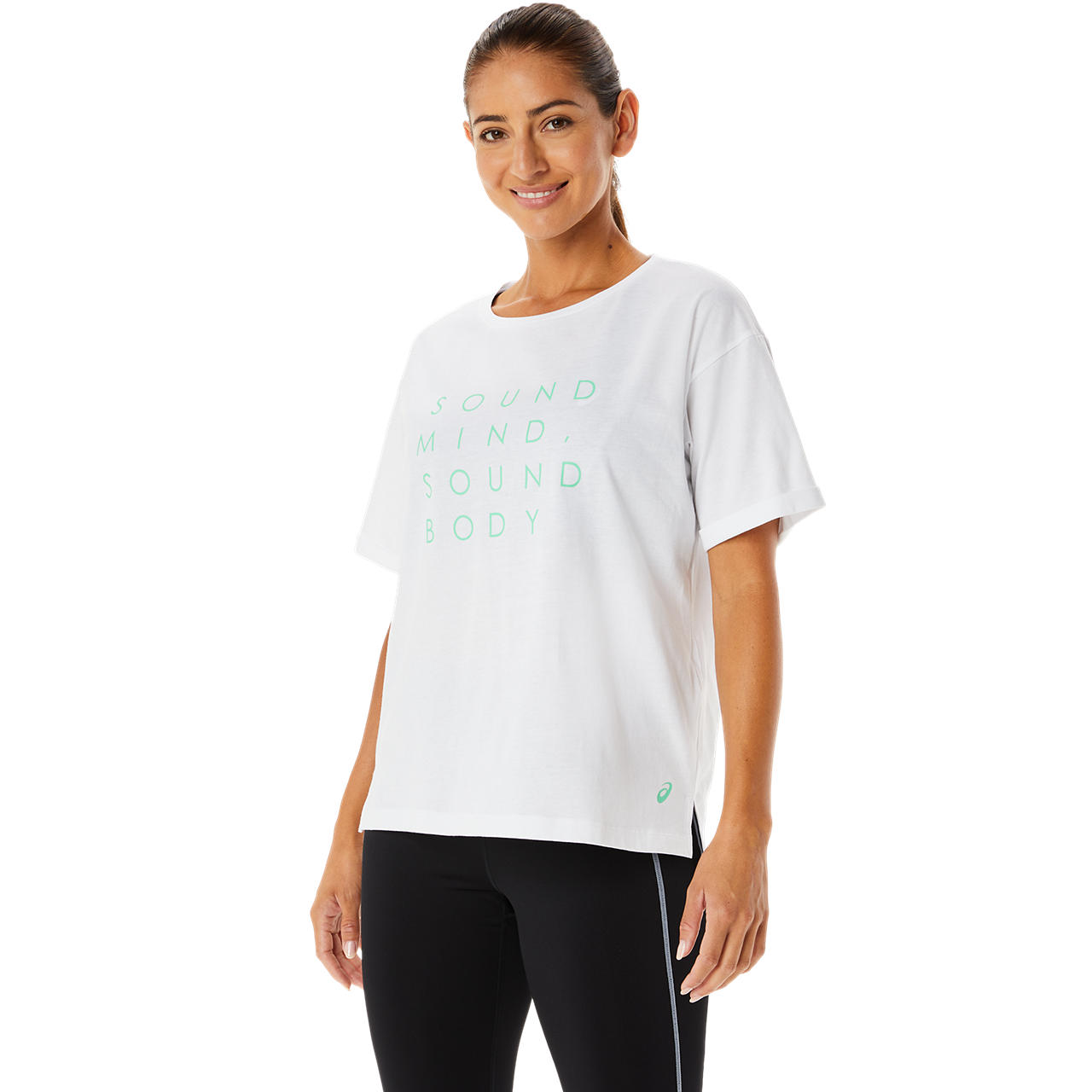 ASICS WOMEN TRAINING CORE RELAXED GRAPHIC TEE, BRILLIANT WHITE, swatch