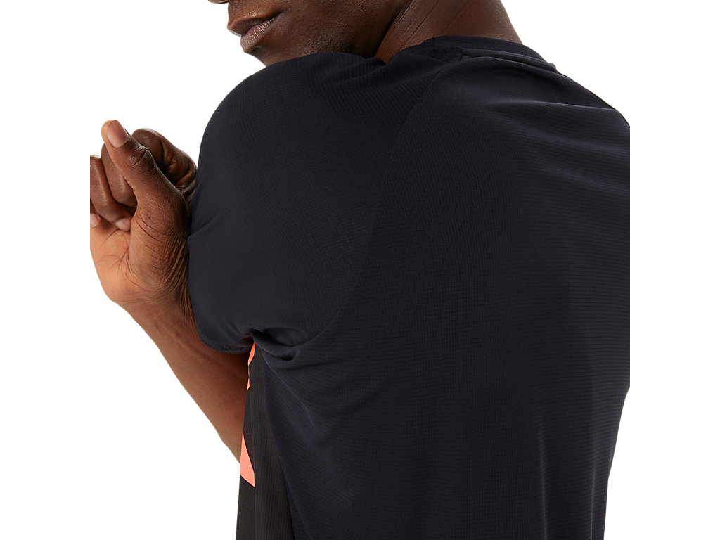 ASICS MEN LIGHT GRAPHIC SHORT SLEEVE TOP image number null